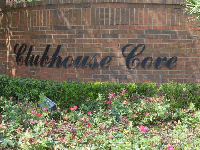 Clubhouse Cove sign